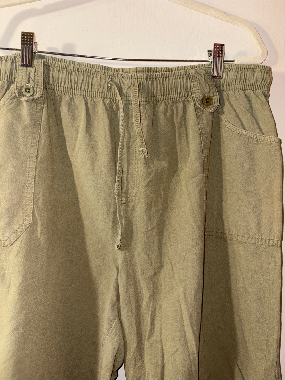 Gloria Vanderbilt Olive Green Drawstring Cargo Capris - Picture 3 of 6